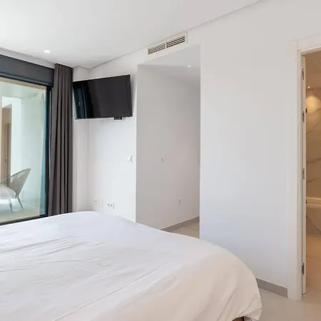 La Quinta 3 Bedroom Ultra Modern With Private Hot Tub Apartment Malaga