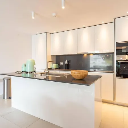 La Quinta 3 Bedroom Ultra Modern With Private Hot Tub * Malaga