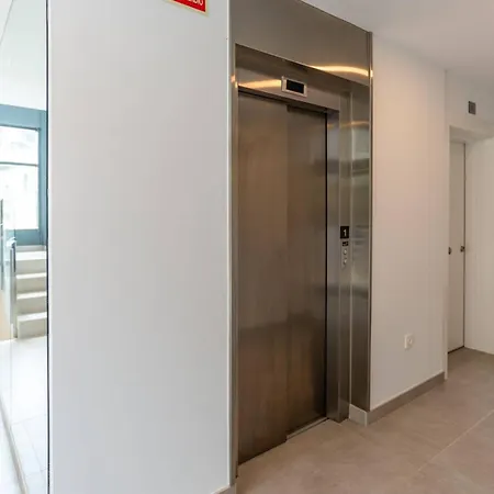 La Quinta 3 Bedroom Ultra Modern With Private Hot Tub דירה מאלגה